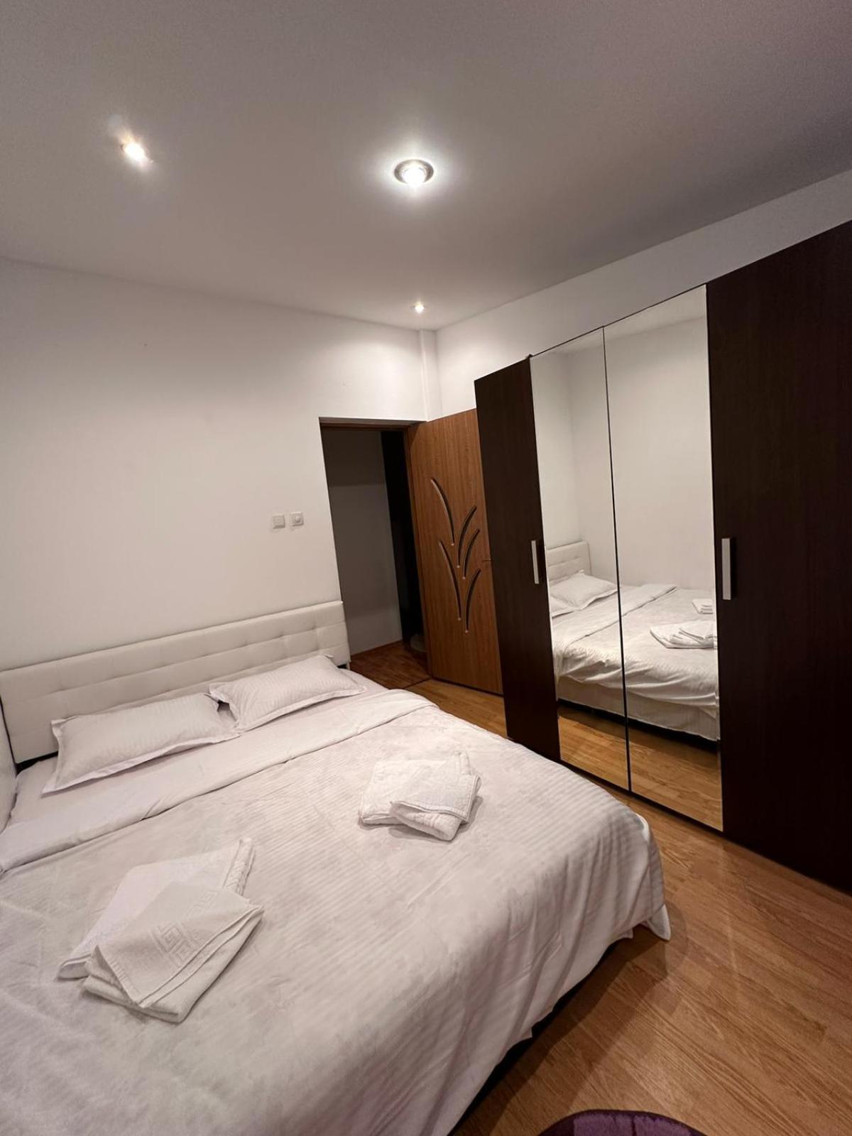 Special Apartment Nadeva Сучава Экстерьер фото
